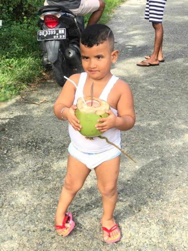 2016年因腦水腫手術後的兒童，2020年帥氣活潑的模樣。高醫提供