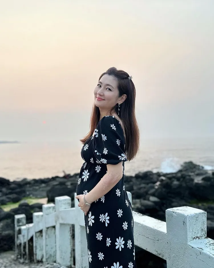 Selina已有4個月身孕。翻攝Selina IG