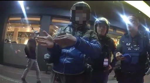 2機車擦撞引發全武行 騎士出拳毆傷對方!將被開罰18000元