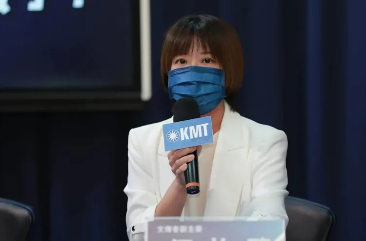 國民黨市議員江怡臻替賭上政治生涯替侯友宜背書。資料照片