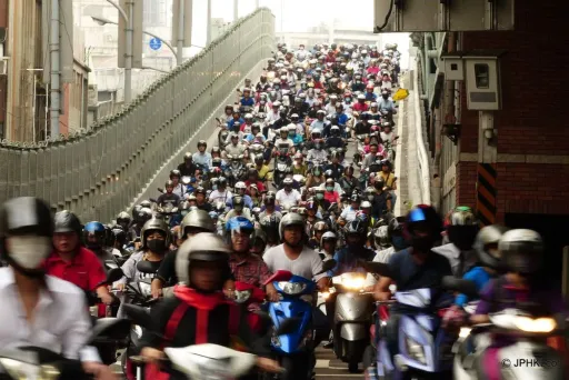 機車事故死亡數多 王國材:檢討兩段式左轉!部分路段擬取消