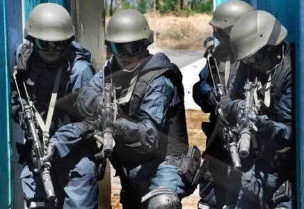 3恐怖分子從天花板逃獄襲警 印尼官員1死4傷