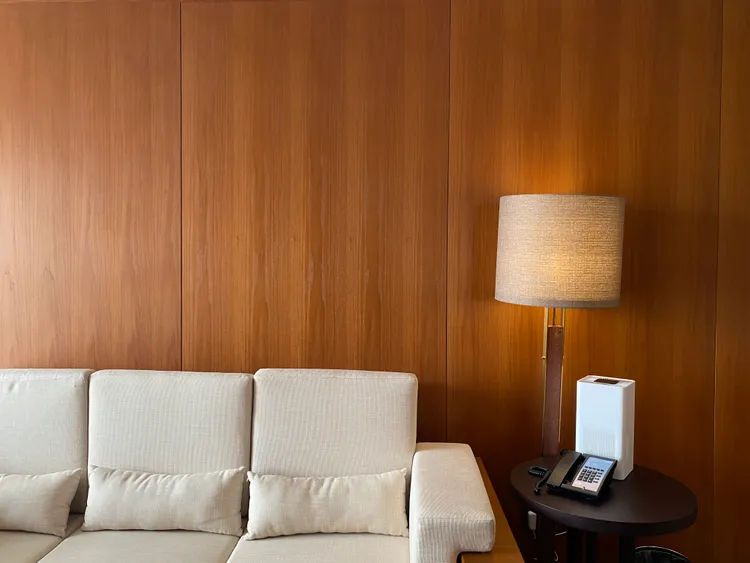 入住澎湖喜來登港景菊島大使套房即可體驗DIKE BioLED紫外線UVC空氣清淨機。業者提供