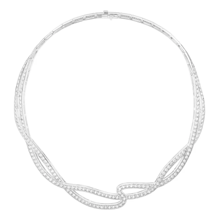 Generous Laces 18K白金鑽石項鍊，580萬元。品牌提供
