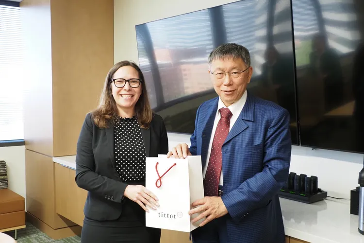 AIT主席羅森柏格在美國跟柯文哲見面後，即來台訪問。民眾黨提供