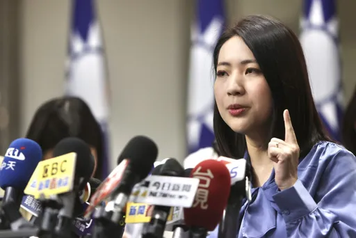 徐巧芯换头贴「芯球崛起」开酸　支持者劝别得意忘形！她承诺年纪到就「这样做」