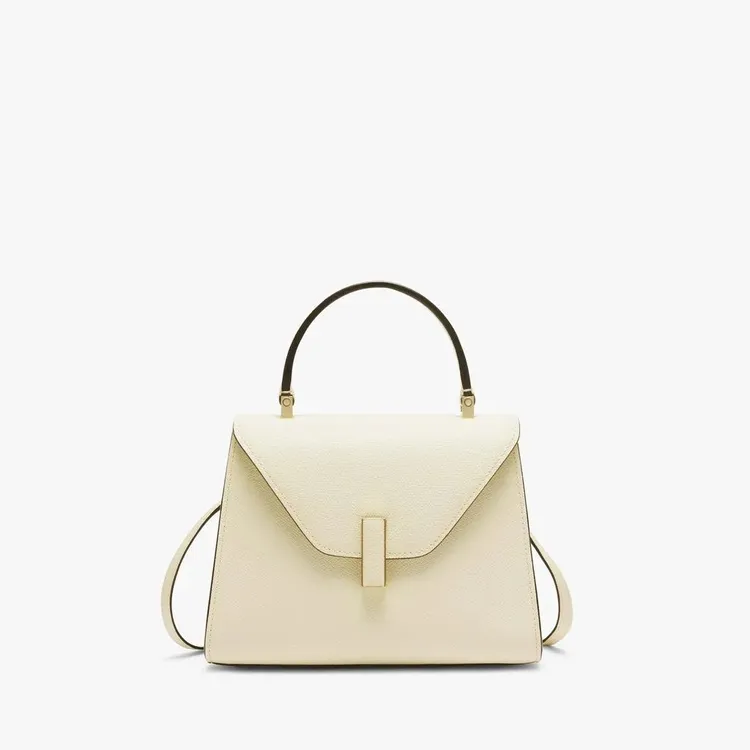 Valextra Iside迷你手提肩背包，12萬5000元。品牌提供