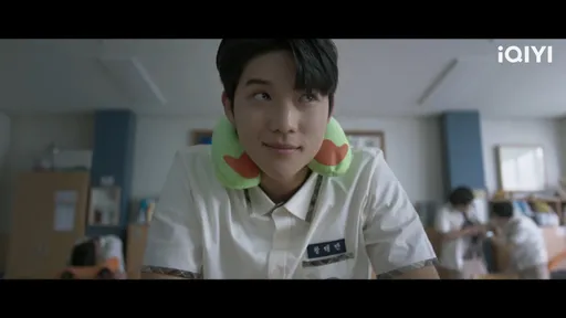 《王后傘下》成枏大君連環屁臭爆　文相敏高三生不考試打外星人