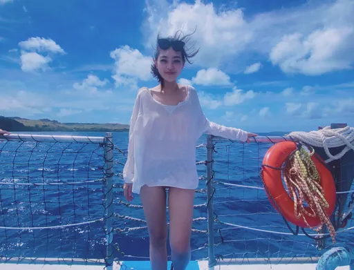 獨家|好身材不藏了 美女主播林姍亭關島海濱大解放