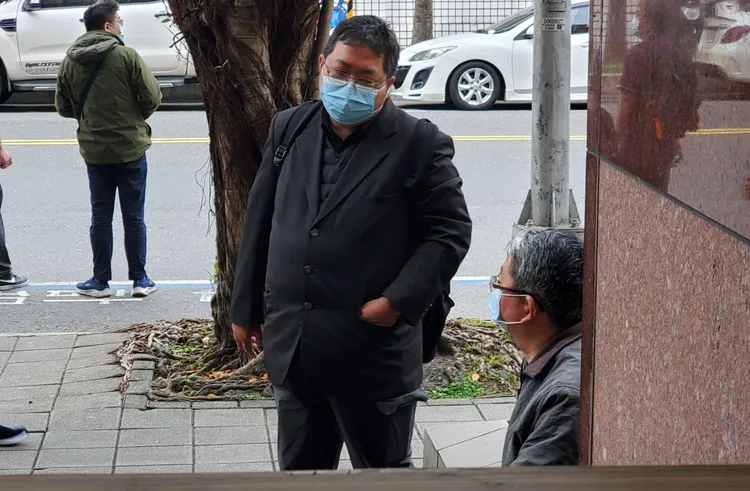 男子田山盛國昨再度現身台北地檢署，疑似涉犯傷害罪被檢方傳喚。呂志明攝