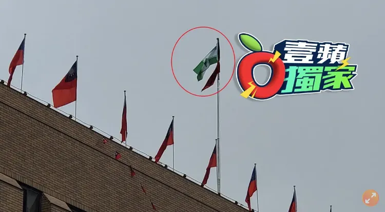 田山盛國違法侵入北檢，升起民進黨黨旗。資料照片，呂志明攝