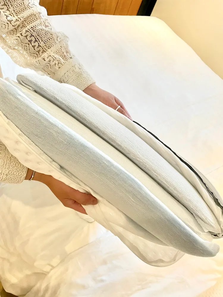 Emma枕頭能根據個人喜好來手動調整夾層高度。曾仲葳攝