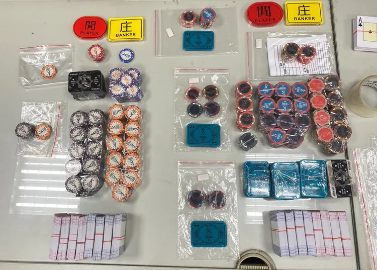 左營警方破獲德州撲克賭場。讀者提供