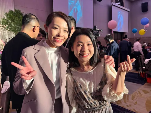 徐巧芯和高虹安抱抱照！ 雙姝竟藏這情緣喊我們很相像