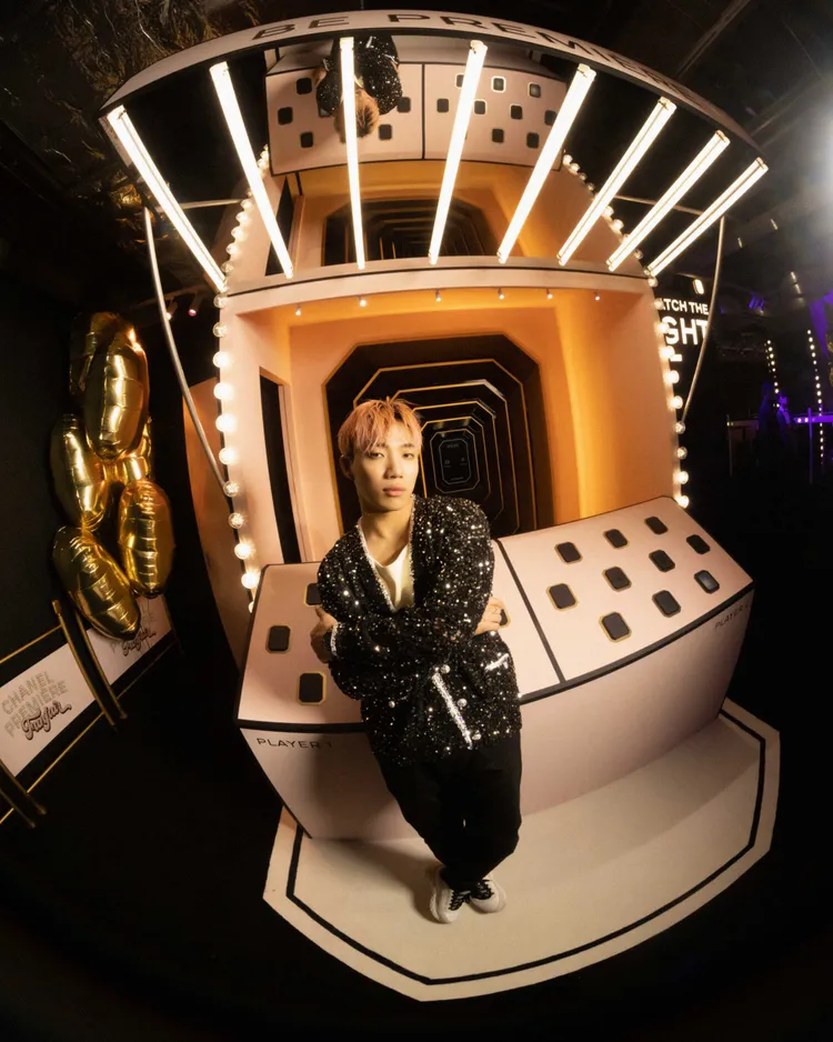 歌手ØZI帥氣現身香奈兒體驗活動。品牌提供