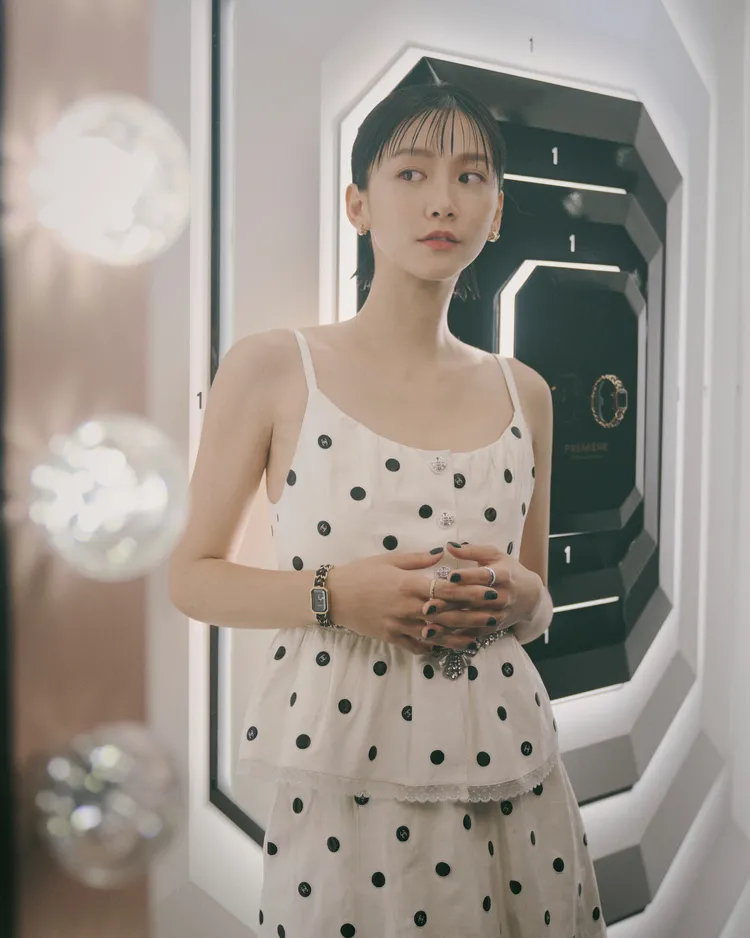 從香港遠道而來參加「香奈兒Première Funfair嘉年華體驗活動」的演員袁澧林。品牌提供