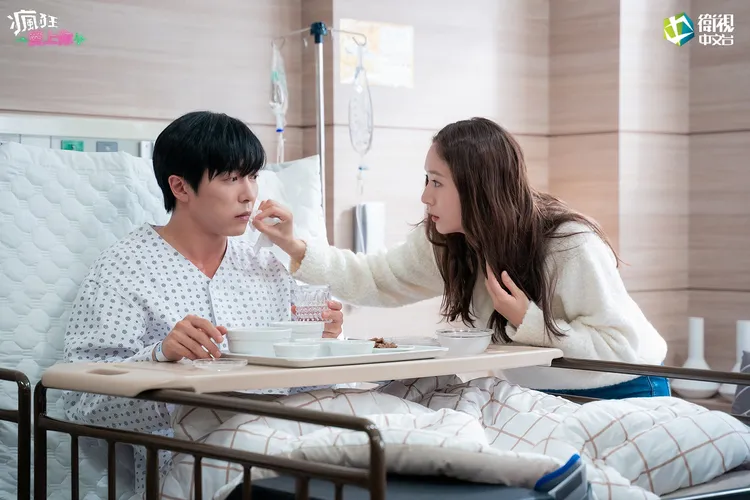 《瘋狂愛上你》有懸疑推理與激烈爭吵 ，打破傳統浪漫喜劇的框架。衛視中文台提供