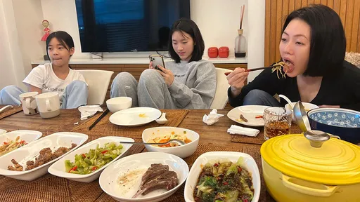 12点错误狠批小S「吃饭礼仪那么恶心」 李文:难怪台湾人在国外形象可怕