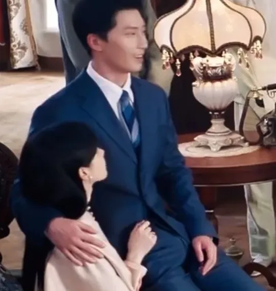 網路流傳竇驍巨鵰照。