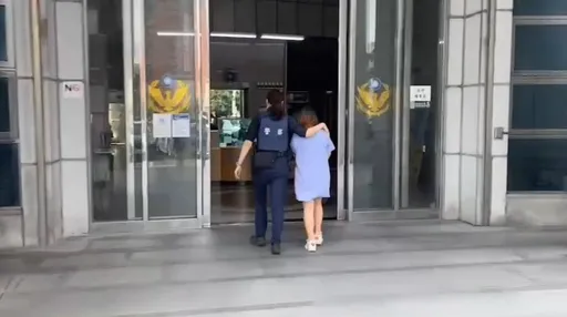 警勸導遵守規定過馬路 北市女未按時採尿還攜違禁品遭逮