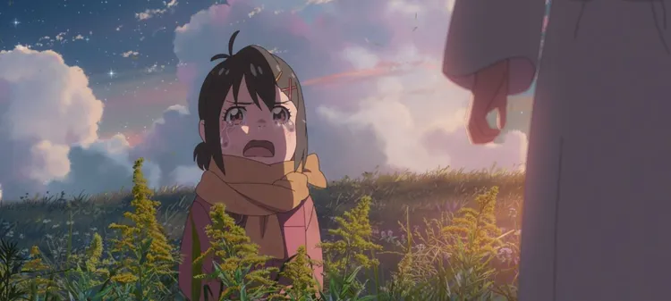  《鈴芽之旅》中鈴芽在童年時失去媽媽。車庫娛樂提供