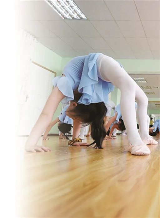 7歲女童學舞閃到腰險癱瘓 舞蹈培訓班「失責」賠100萬