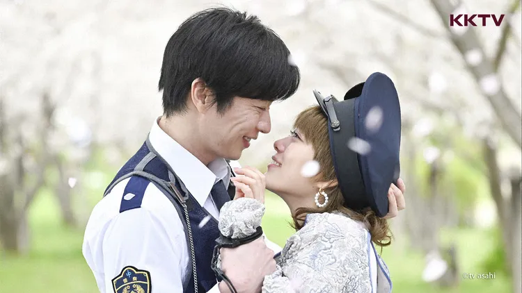 高畑充希(右)與田中圭吻戲超多。KKTV