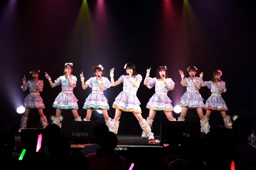 日本可愛女團FRUITS ZIPPER寶島開唱 夜市狂掃10包「炸杏包菇」