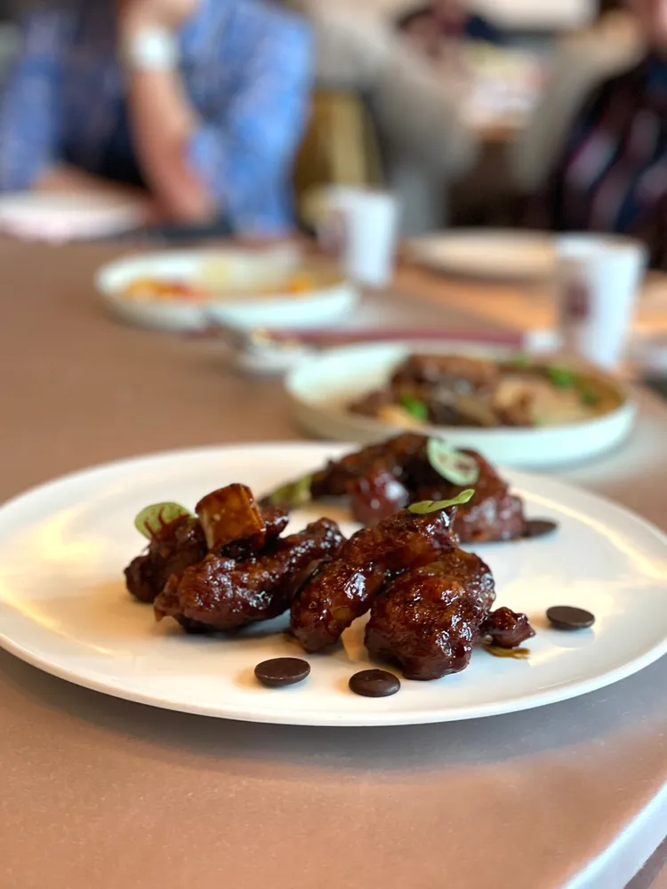 摩登復古小炒骨 580元。曾仲葳攝