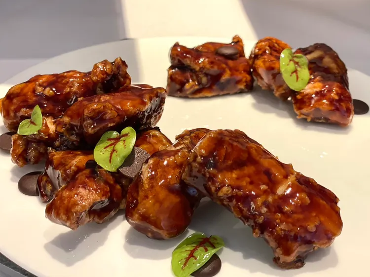 摩登復古小炒骨 580元。曾仲葳攝