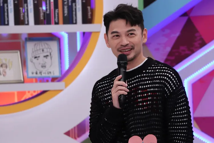 阿Ken不敢回嘴。中天綜合台提供