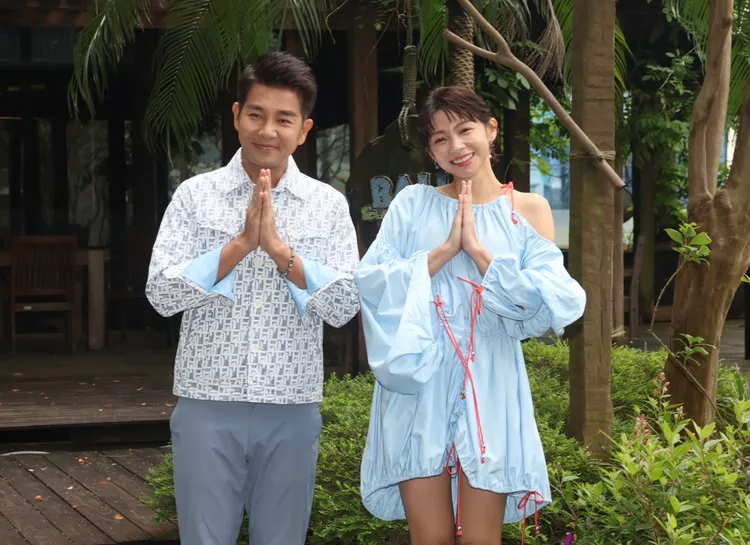 謝承均（左）和曾智希剛從泰國出外景返台。彭欣偉攝