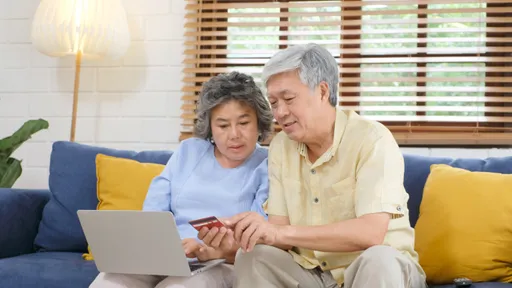 網友狂讚阿公的網購清單！乖孫炸裂：刷的是我的卡啊！