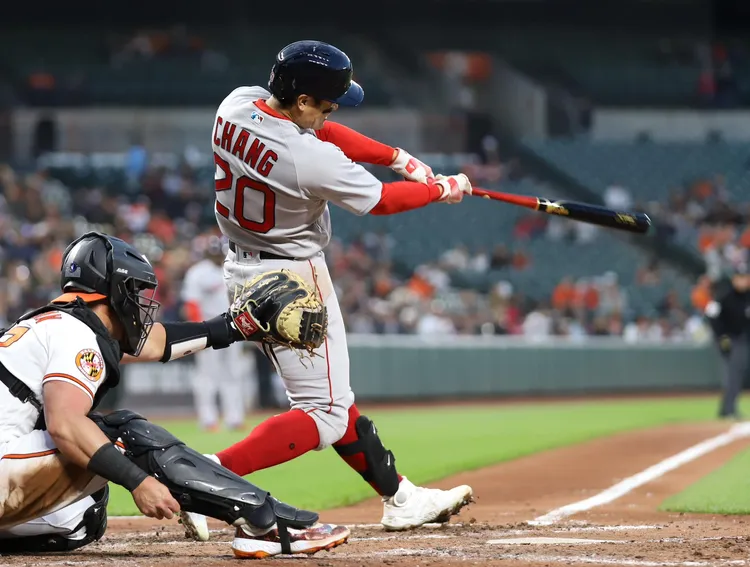 張育成日前昨天在對金鶯的比賽中揮棒落空傷到左手腕，預計缺賽6周。翻攝臉書「張育成 Yu Chang」