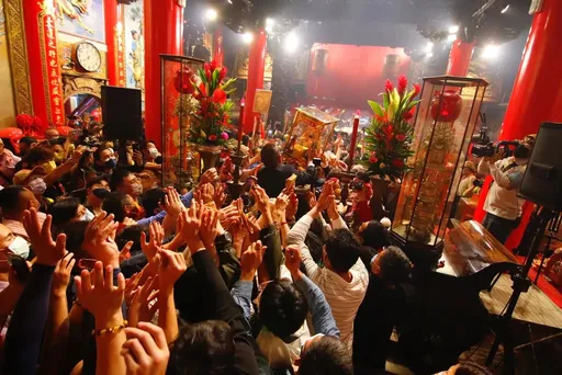 大甲媽起駕!1500項周邊商品賣翻天 大賺50億元「媽祖財」