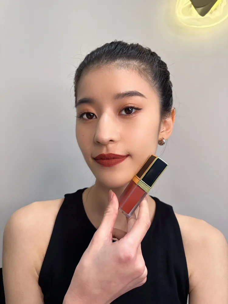 Model示範#122 Smitten玫瑰茶棕。品牌提供