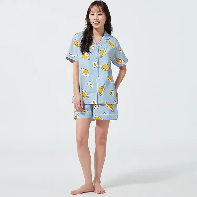 「蛋黃哥」聯名系列4/17上市，慵懶軟綿綿的蛋黃哥於家居服上呈現百變的樣貌，特價590元起。業者提供