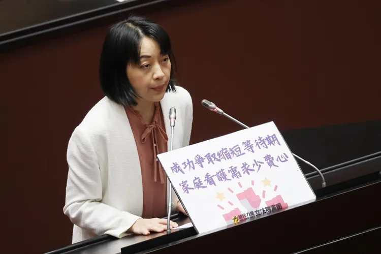 王婉諭希望勞動部搭配修法，也能檢討簡化遞補程序。林林攝