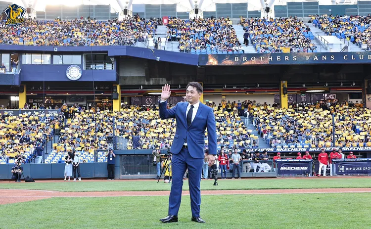 彭政閔23號球衣退役。中信兄弟提供