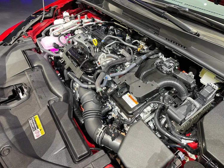 223匹的綜效馬力輸出，馬力較原先車型提升82%，0-100km/h加速則從上一代的11.1秒大幅度進步到6.7秒。林浩昇攝