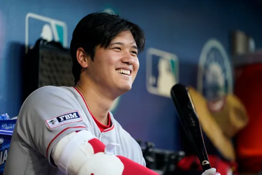 大谷翔平超搞笑影片曝光!總教練忙著向主審抗議 他竟然在旁做這件事