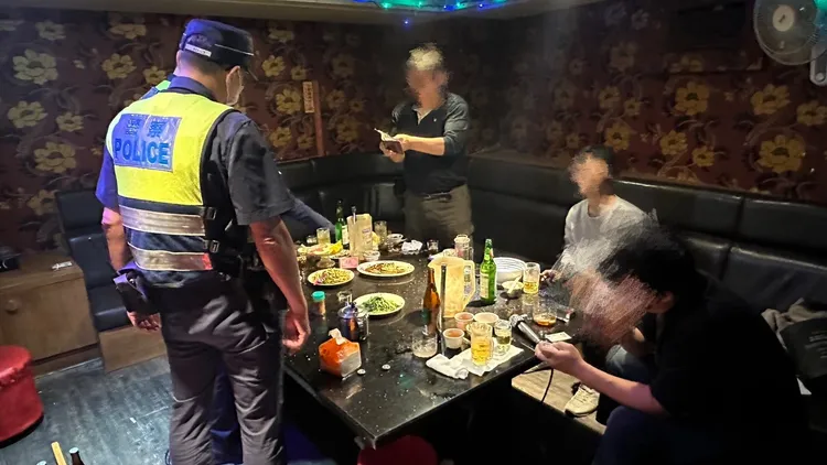 三重警前往KTV進行臨檢。三重警分局提供