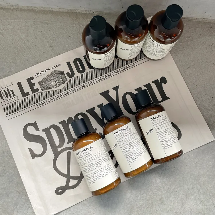 香氛洗髮露和潤髮乳共有佛手柑22、檀香33、黑茶29和玫瑰31等4種香氣，各237ml／2000元。張家玲攝