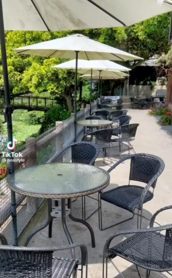 位於新竹峨眉湖旁，擁有湖景第一排景色。TikTok@boastyle 提供