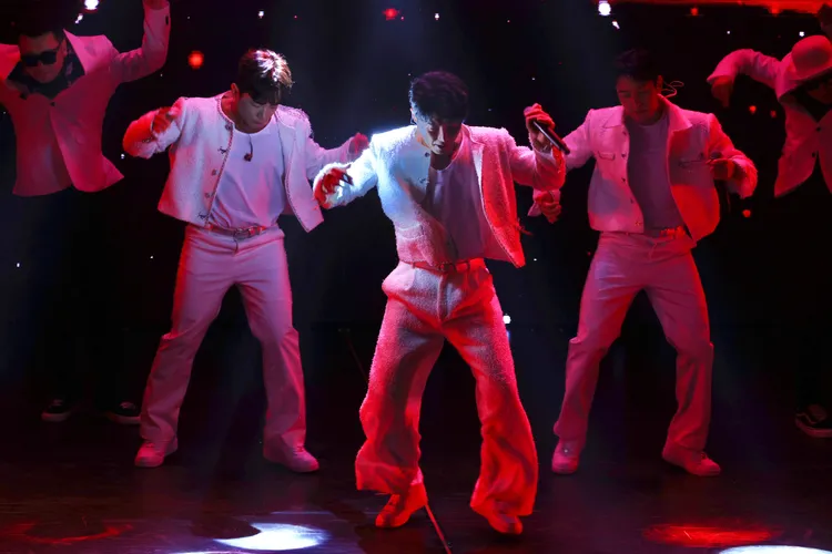 前進勁歌熱舞。林林攝