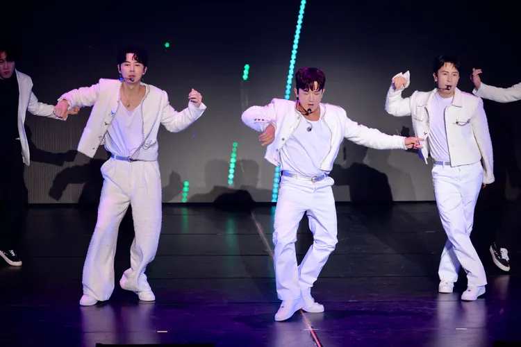 前進（左起）、李玟雨、金烔完寶刀未老。林林攝