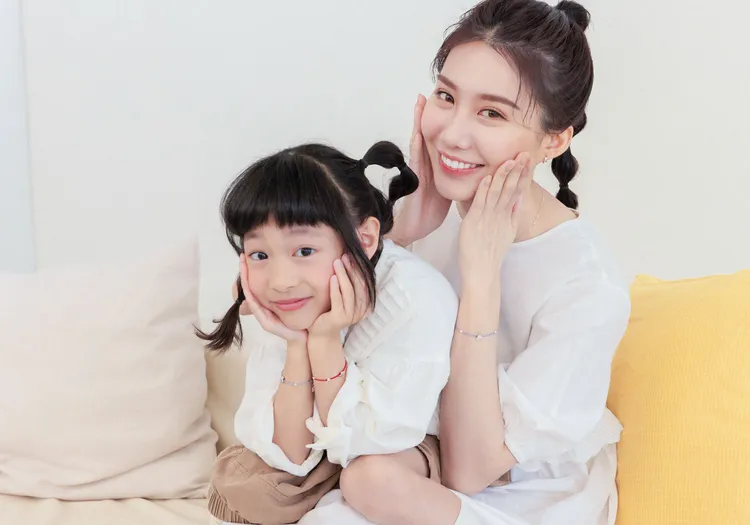 「祈願迪士尼100週年系列」不僅有大人款也推出孩童款。業者提供