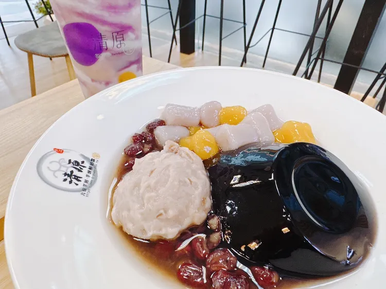 雙芋冰嫩仙草凍。業者提供