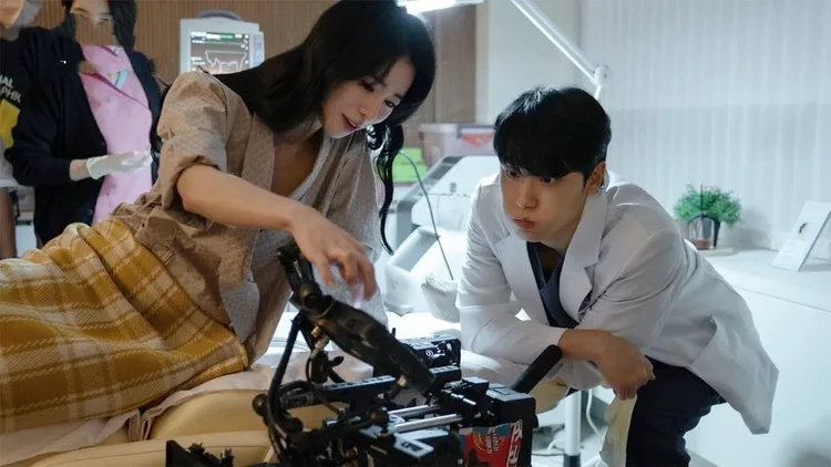 林知衍（左）、李到晛《黑暗榮耀》幾乎沒有對手戲，只有第2部第10集短暫同框。Netflix提供