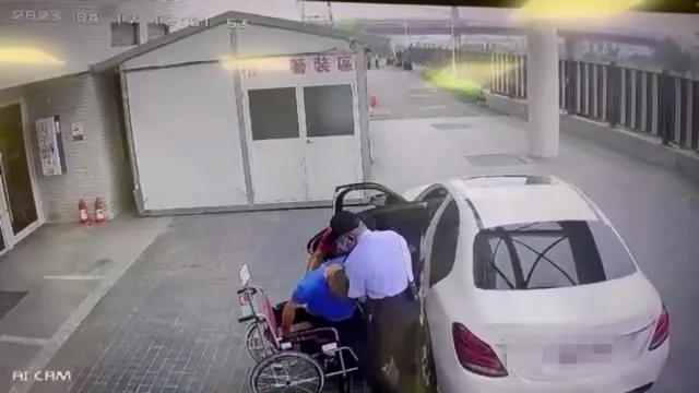 王水源到院時，整個人癱軟，輪椅都坐不住。院方提供